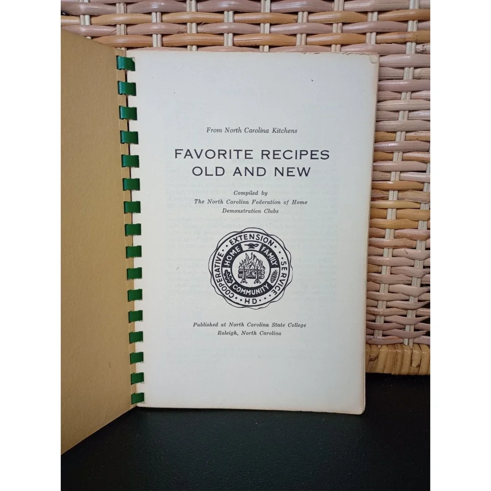 North Carolina Federation Of‎ Home Demonstration Clubs Cookbook Family History